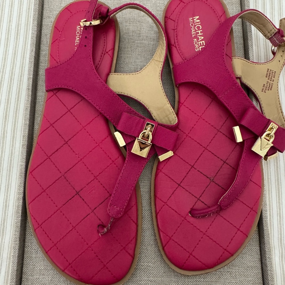 MICHAEL Michael Kors Women's Fuchsia Quilted Thong Sandals with Gold Hardware